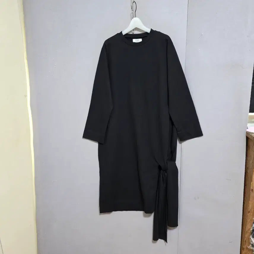 [BUNJANG] Tomboy Black Dress FF / s균일가 감사전s20  톰보이 블랙 원피스   FF   n6609