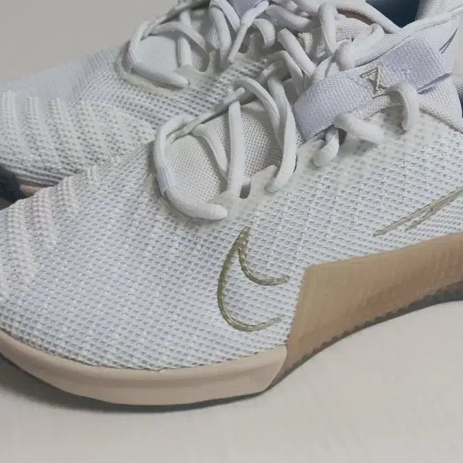 [BUNJANG] Nike W Metcon 9 Training Shoes (DZ2537-104) / 나이키 W 메트콘 9 (DZ2537-104) 역도화 크로스핏화//245