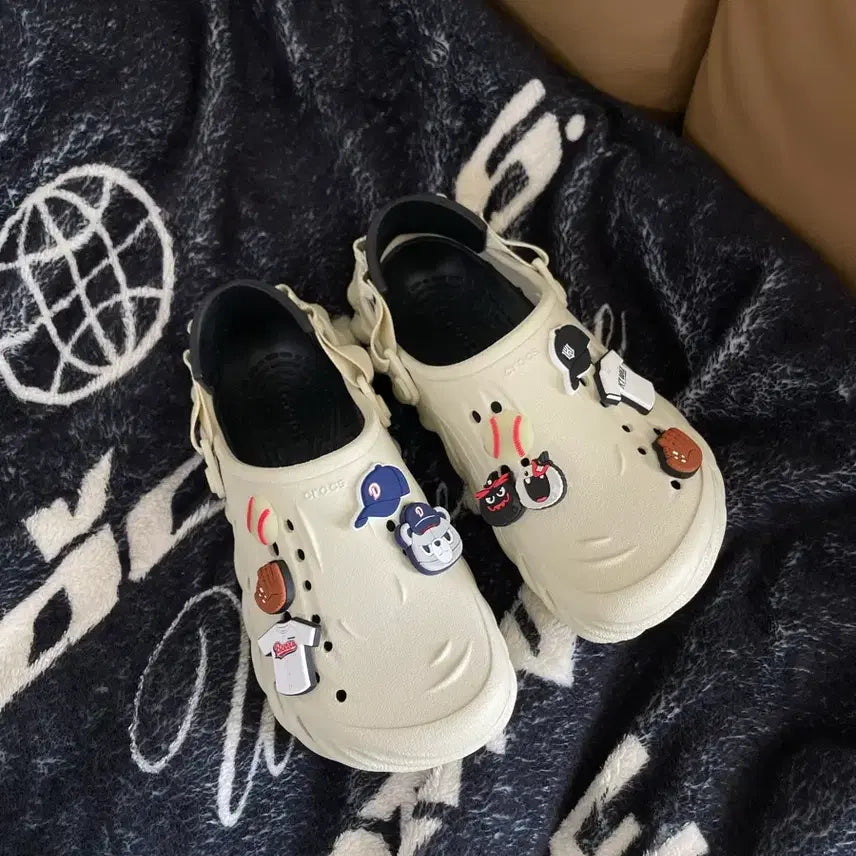 [BUNJANG] Crocs Echo Clog (260mm) with KBO Doosan/KT Jibbitz / 크록스 에코 클로그 + KBO 두산,KT 지비츠 포함 260사이즈