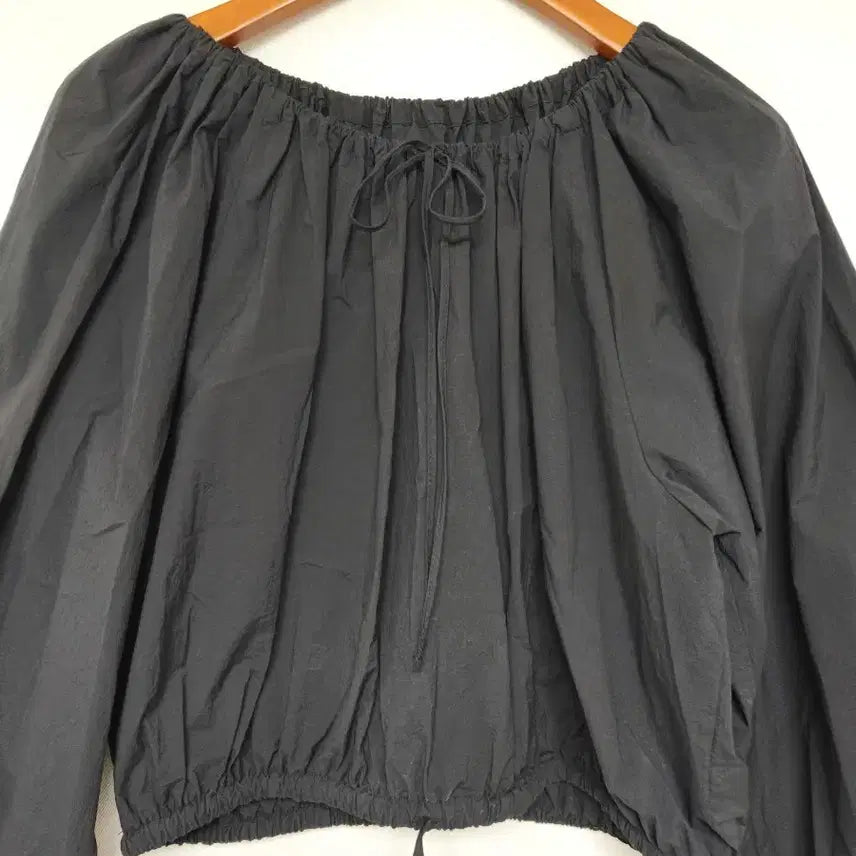 [BUNJANG] Monoha Black Puff Sleeve Crop Blouse / 모노하 블랙 퍼프 소매 크롭 블라우스