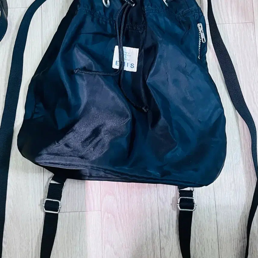 [BUNJANG] EMIS Black Drawstring Backpack / EMIS 이미스 블랙 드로우스트링 백팩