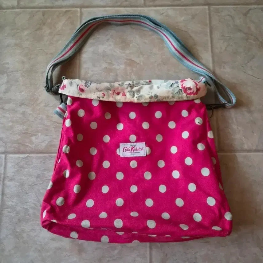 [BUNJANG] Cath Kidston Red Dot Reversible Crossbody Bag / 캐스키드슨 레드 도트 크로스백(양면)