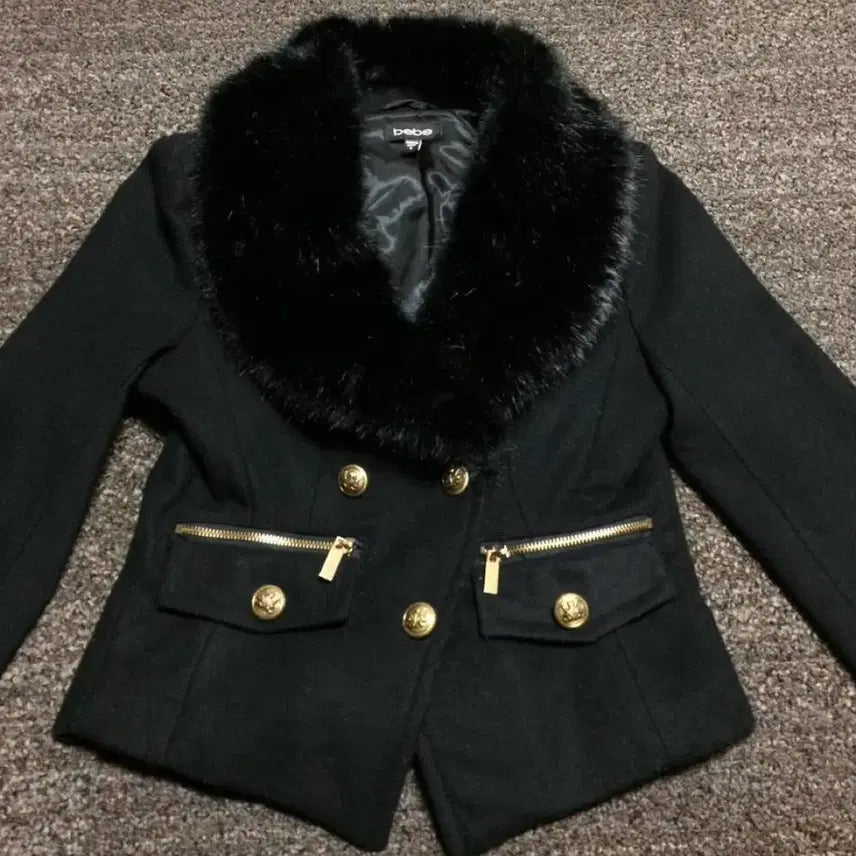 [BUNJANG] Bebe Gold Fur Cropped Coat / bebe 베베 금장 퍼 크롭 코트