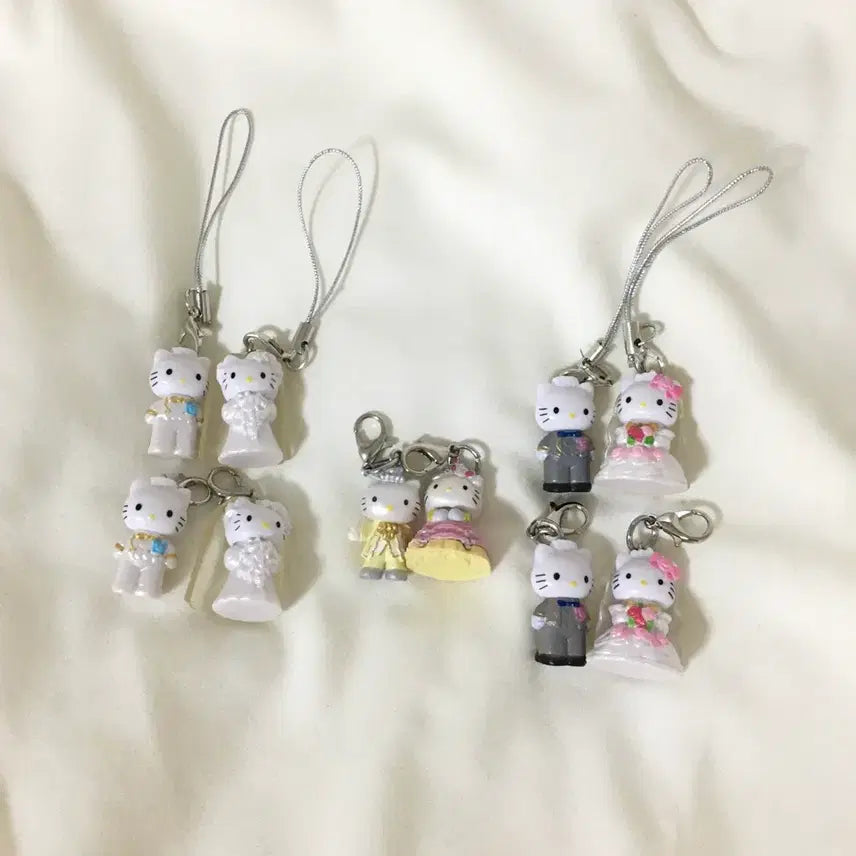 [BUNJANG] Hello Kitty Wedding Couple Keyring Set / 헬로키티 웨딩 커플 키링 세트