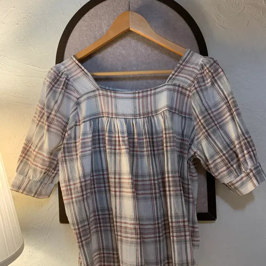 [BUNJANG] Square Neck Check Blouse / 스퀘어넥 체크 블라우스