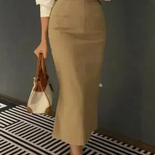 [BUNJANG] The Jsou Mermaid Span Skirt Deep Beige S / 더제이수 머메이드 스판스커트