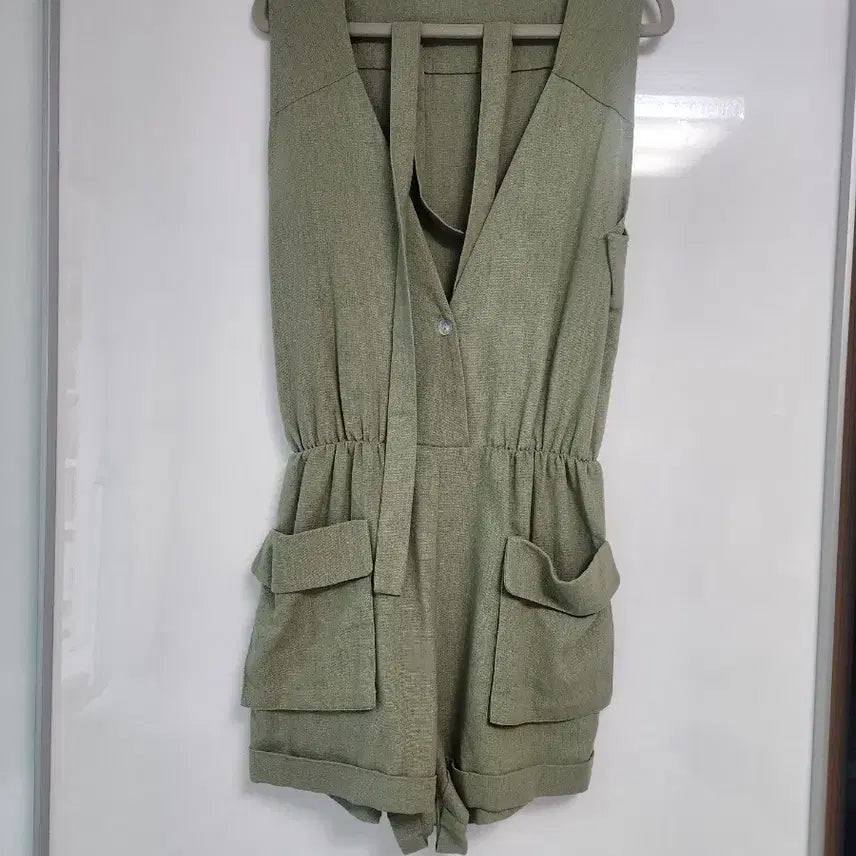 [BUNJANG] Haylynn Khaki Jumpsuit / Haylynn 뉴욕 카키색 점프수트