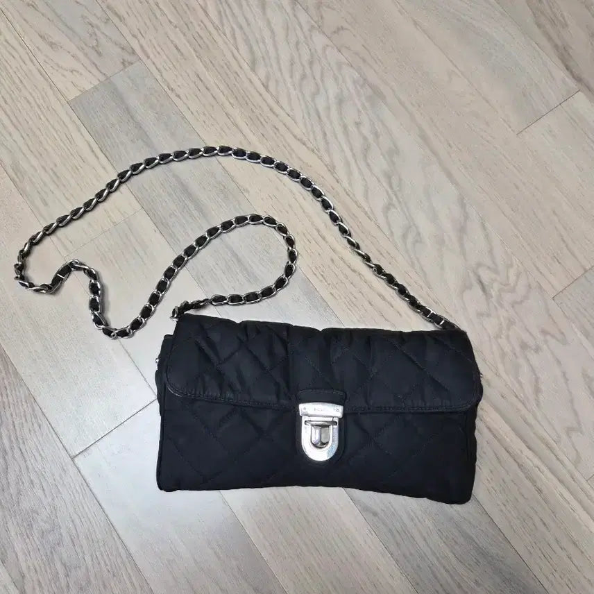 [BUNJANG] Prada Quilted Chain Shoulder Bag Black / 프라다 퀼팅 체인 숄더백 블랙