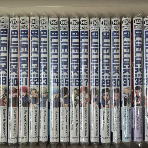 [BUNJANG] Blue Lock Vol. 18-35, Episode Nagi Vol. 1-6, Character Book Vol. 1-2 Bundle / 블루록 18-35권 에피소드 나기 1-6권 캐릭터북 1-2권
