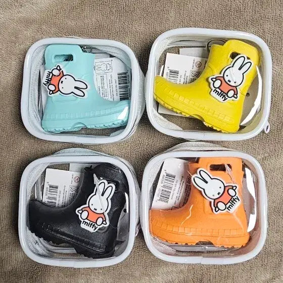 [BUNJANG] Miffy Rain Boot Keychain Set / 미피 장화 키링 민트/옐로우/블랙/오렌지 4종 묶음판매
