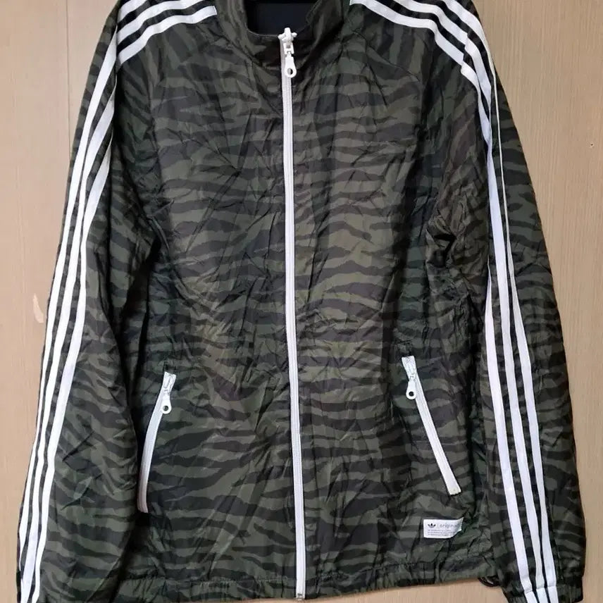 [BUNJANG] Adidas Reversible Windbreaker Jacket / 아디다스 양면 리버시블 바람막이 100