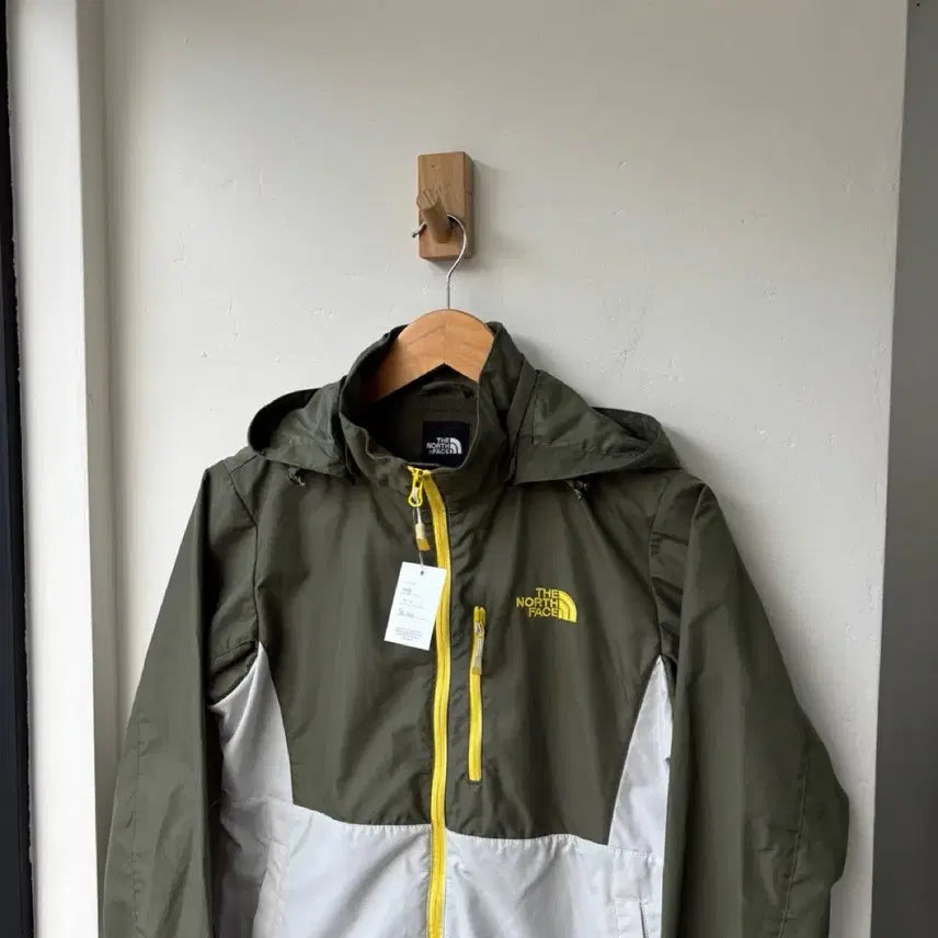 [BUNJANG] The North Face Windbreaker Jacket / 17146 - 노스페이스 바람막이 자켓