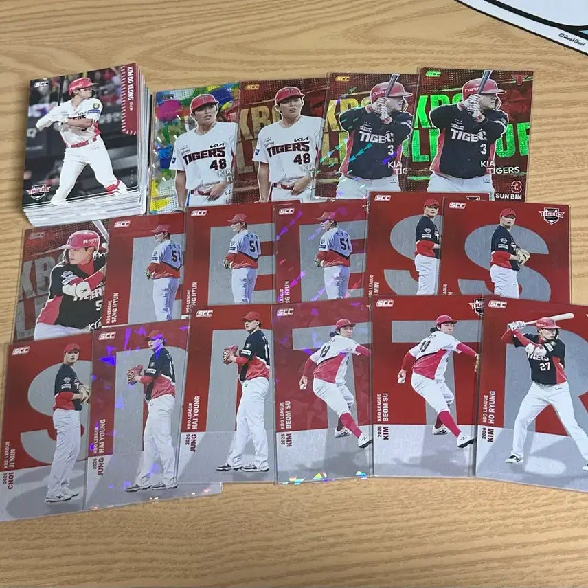 [BUNJANG] Kia Tigers Lee Eui-ri Baseball Cards Bundle (71 Cards) / KBO 카드 기아타이거즈 이의리 패러렐 포함 71장