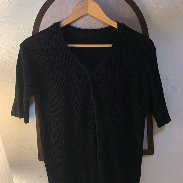 [BUNJANG] Black Henry Neck Short Sleeve Knit / 블랙 헨리넥 반팔 니트