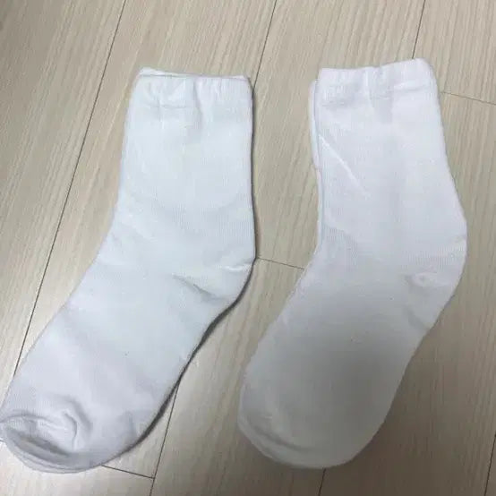 [BUNJANG] Women's White Socks - 2 Pairs / 여성용 흰 양말 새거 2켤레