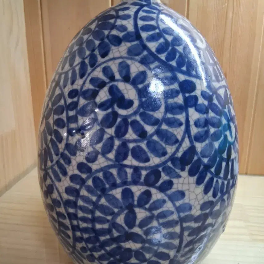 [BUNJANG] Japanese Blue and White Crackle Glaze Ceramic Vase / 일본 청화 크랙 도자기