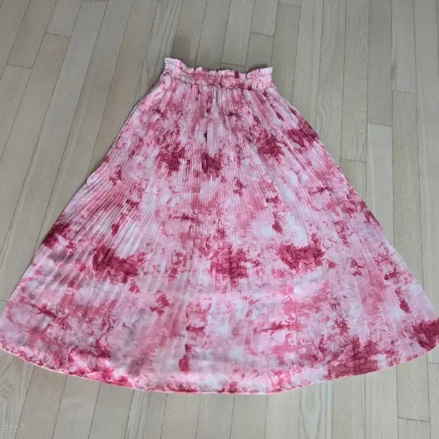 [BUNJANG] Pink Tie-Dye Pleated Chiffon Skirt M / 일본에서 구매한 핑크 타이다이 플리츠 쉬폰 스커트 M