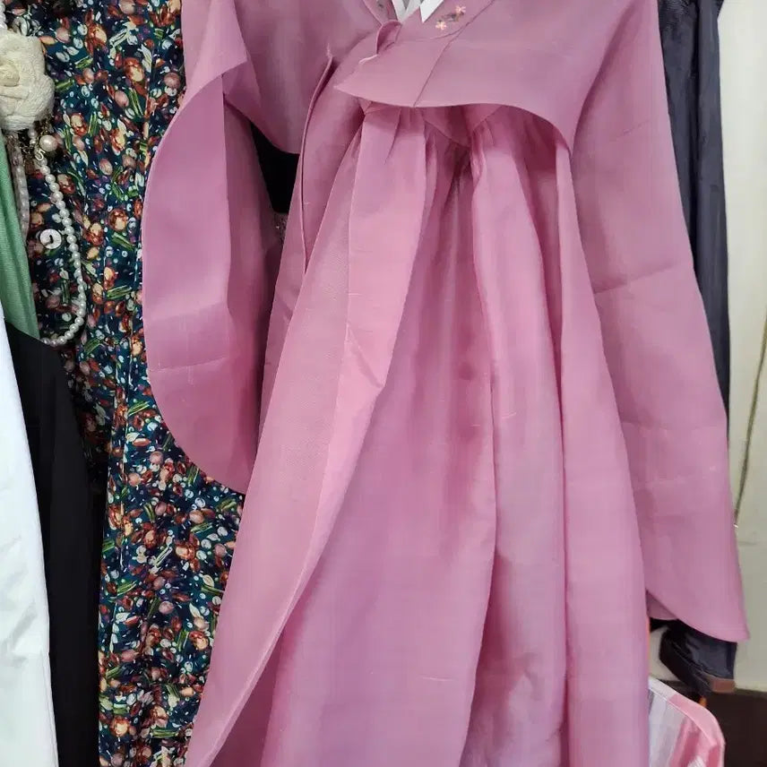 [BUNJANG] Pink Hanbok / 한복. 등넓이. 52