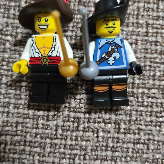 [BUNJANG] LEGO Minifigures Series 12 Swashbuckler / Series 4 Musketeer / 레고 미니피규어 시즌12 스와시버클러/시즌4 총사
