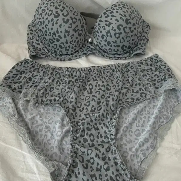 [BUNJANG] Leopard Print Bra Set / 호피 브라세트