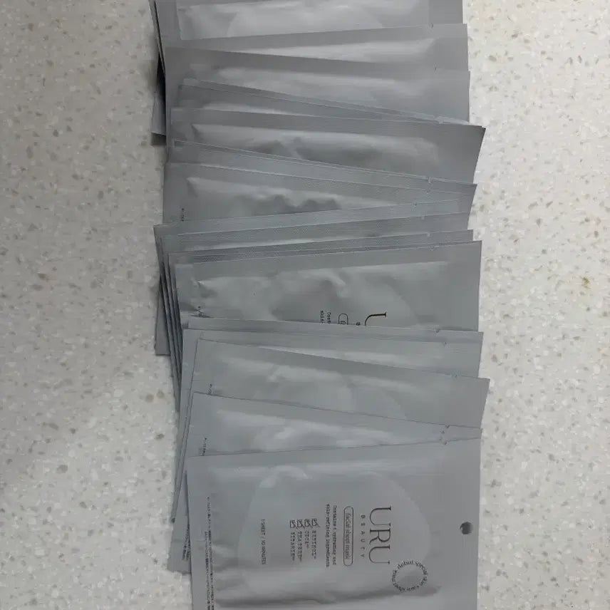 [BUNJANG] URUGUAY Beauty Facial Sheet Mask (25 Count) / URUGUAY 뷰티 페이셜 시트 마스크 25개입