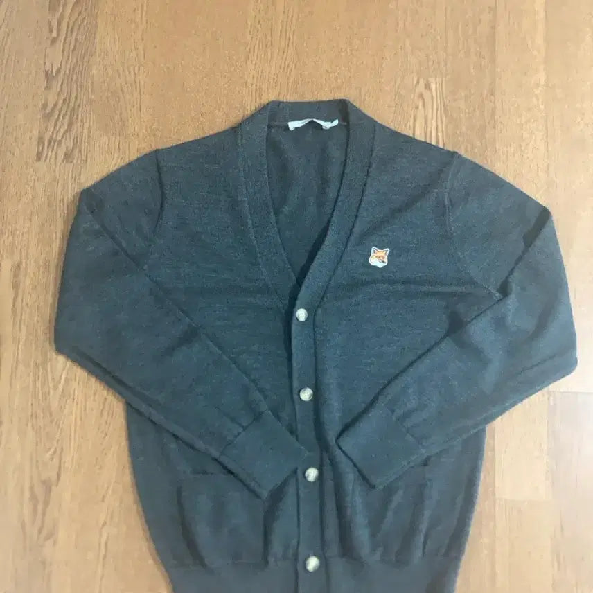 [BUNJANG] Maison Kitsuné Cardigan Charcoal L / 메종키츠네 가디건 차콜(L)