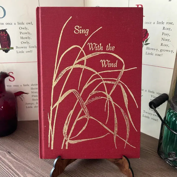 [BUNJANG] 1970s Vintage Hardcover Book with Gold Gilt Accents / 70년대 빈티지 책