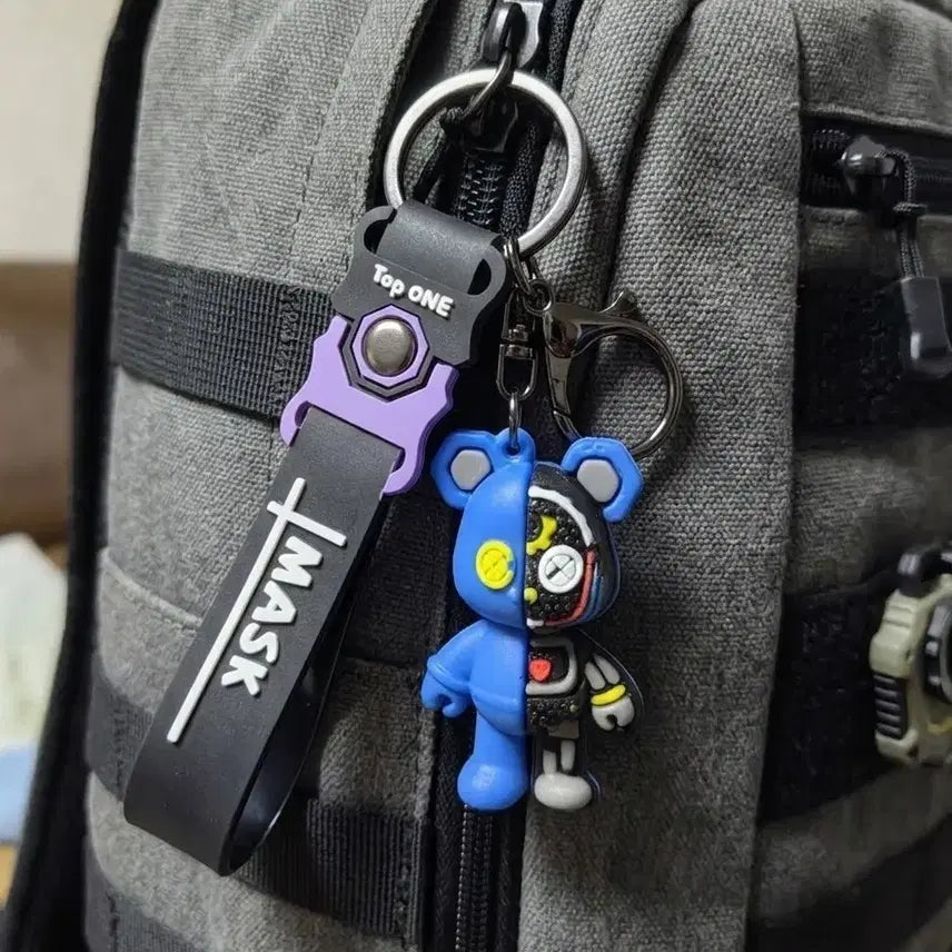 [BUNJANG] Half-and-Half Bear Robot Keyring (Blue/Black) / 반반 곰돌이 로봇 키링 (블루/블랙)