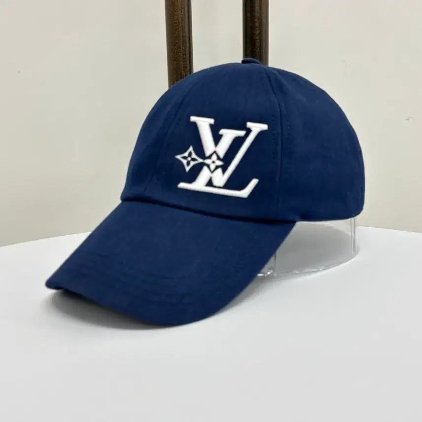 [BUNJANG] Louis Vuitton LV Logo Smash Ball Cap Navy OS / [OS]루이비통 LV로고 스매시 볼캡