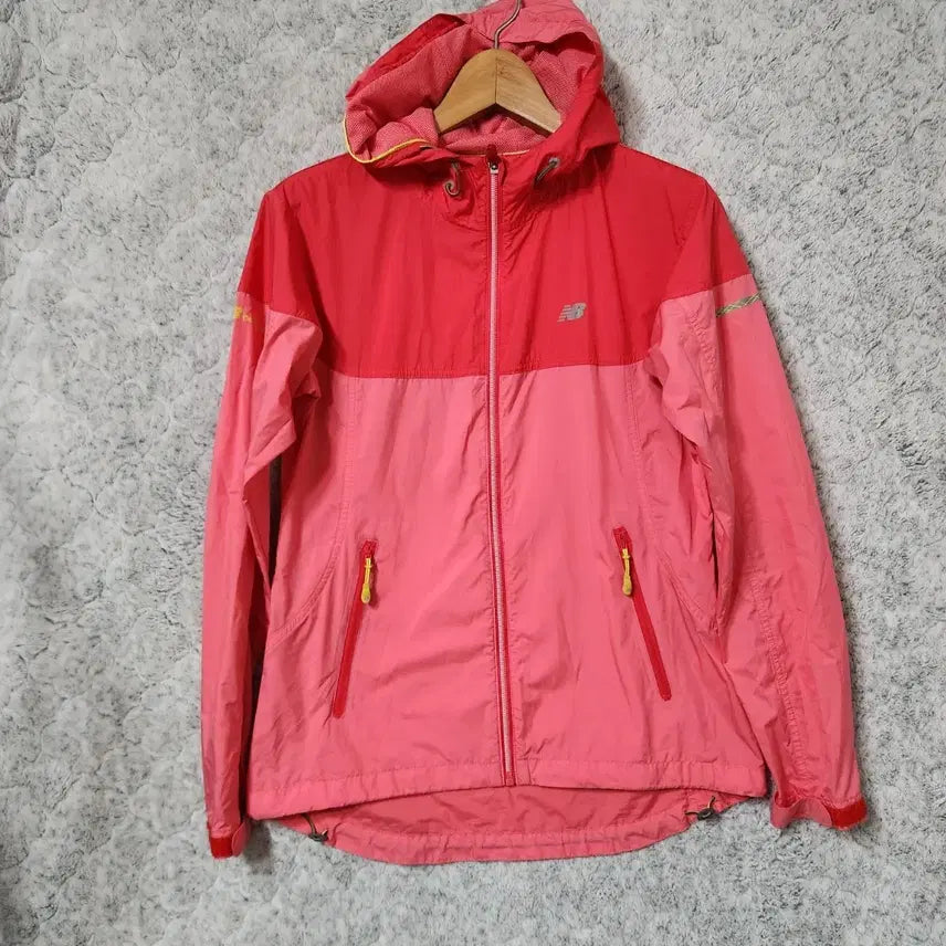 [BUNJANG] New Balance Running Hooded Windbreaker Jacket Size 90 / 90B [90] 뉴발란스 러닝 후드 바람막이