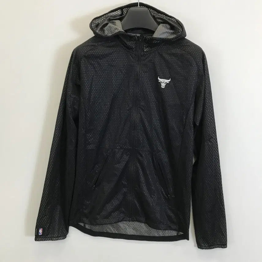 [BUNJANG] Adidas Chicago Bulls NBA Windbreaker Jacket / 아디다스 NBA 시카고불스 후드 바람막이 [M]