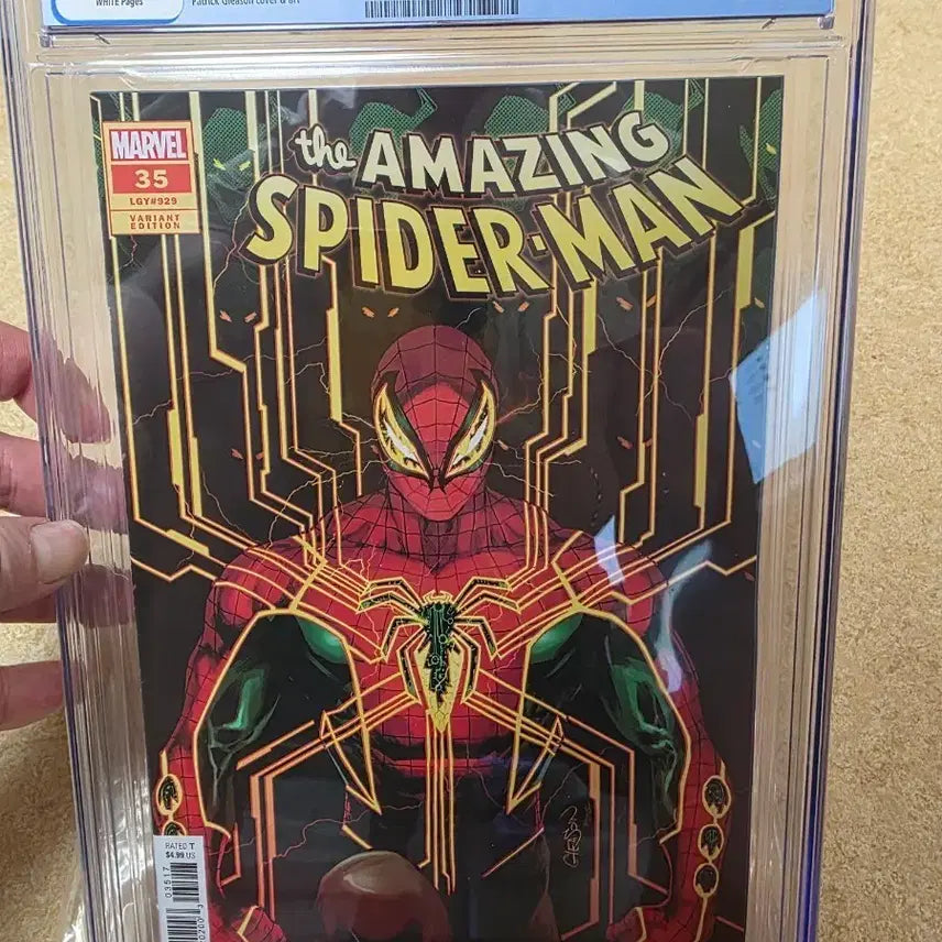 [BUNJANG] Marvel Amazing Spider-Man #35 Gleason Variant Cover CGC 9.8 / 마블 어메이징 스파이더맨 #35 글리슨 바리언트 커버 CGC 9.8