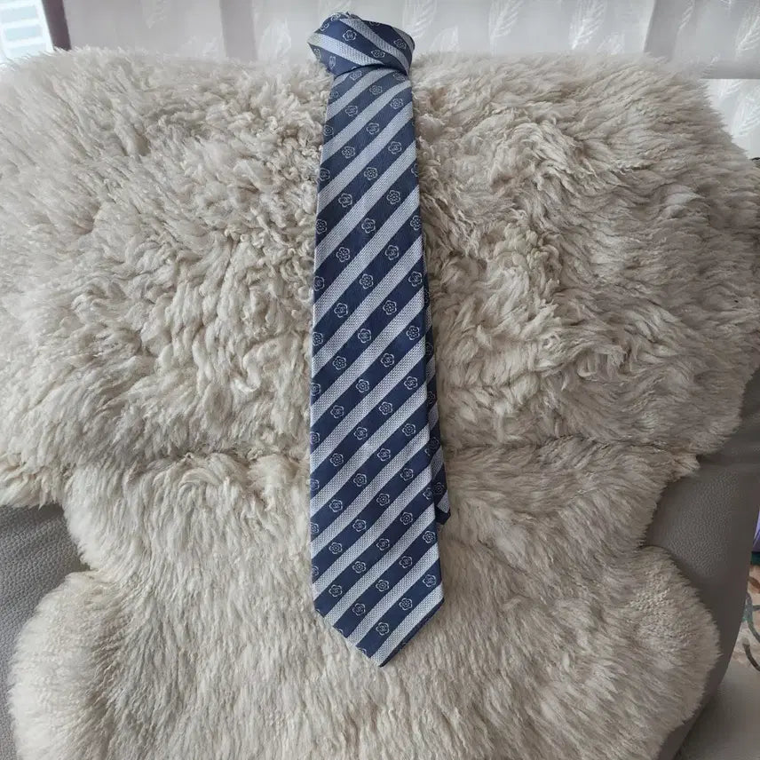 [BUNJANG] Chanel Camellia Line CC Logo Silk Necktie / 샤넬(CHANEL) 프리미엄 카멜리아라인 CC 로고 실크 넥타이