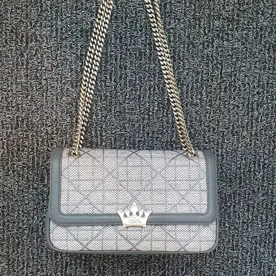 [BUNJANG] J.ESTINA Chain Bag / 제이에스티나  체인가방안에 아주살짝사용감외관상보다시피상태최상넘고급짐