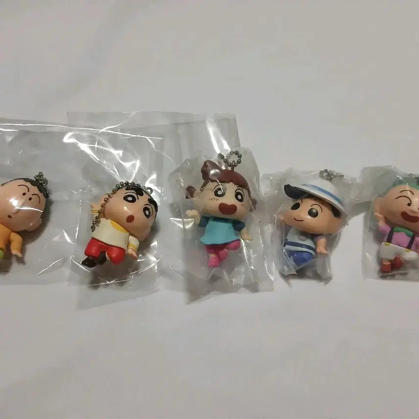 [BUNJANG] Crayon Shin-chan Dancing Keyring Set (5 Types) / 일괄 가격) 짱구는 못말려 춤추는 키링 극장판 가챠 5종 세트