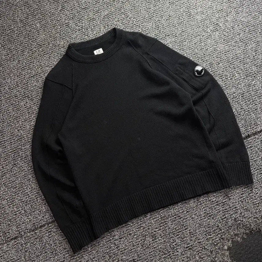 [BUNJANG] CP Company Goggle Patch Ramswool Crewneck Sweatshirt / CP 컴퍼니 고글 와펜 램스울 크루넥 맨투맨 4845