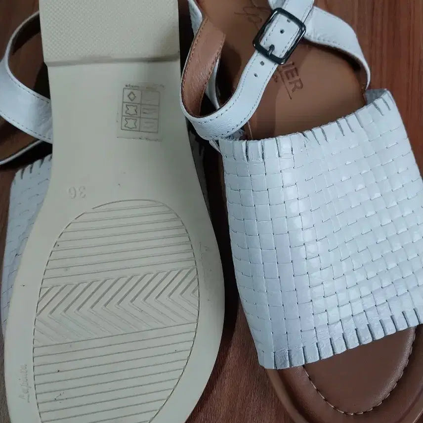 [BUNJANG] Lapiter Leather Sandals Size 36 / 라피떼르 가죽샌들36사이즈