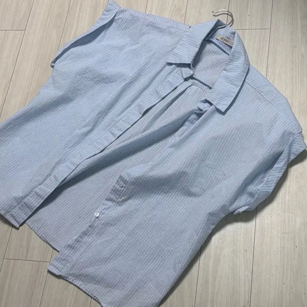 [BUNJANG] Light Blue Striped Short Sleeve Shirt / 하늘색 스트라이프 셔츠 반팔셔츠