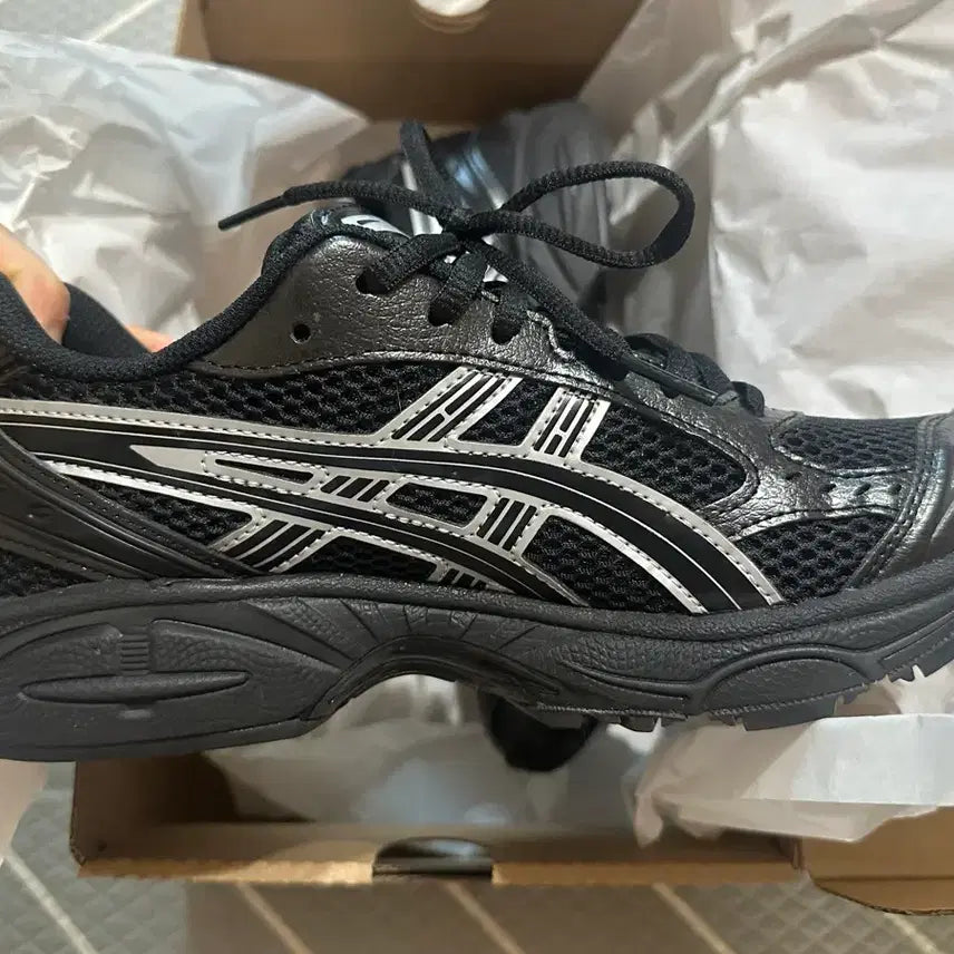 [BUNJANG] Asics Gel-Kayano 14 Sneakers / 아식스 젤카야노14 240