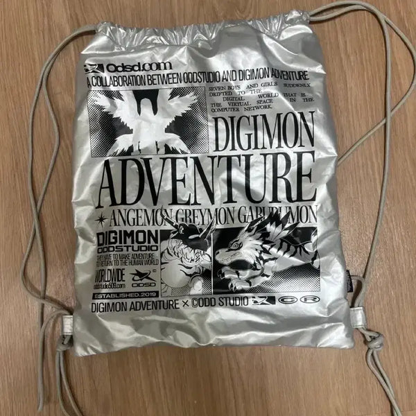 [BUNJANG] ODD STUDIO x Digimon Adventure Collaboration Bag Silver / 오드스튜디오 X 디지몬 어드벤처 가방 실버