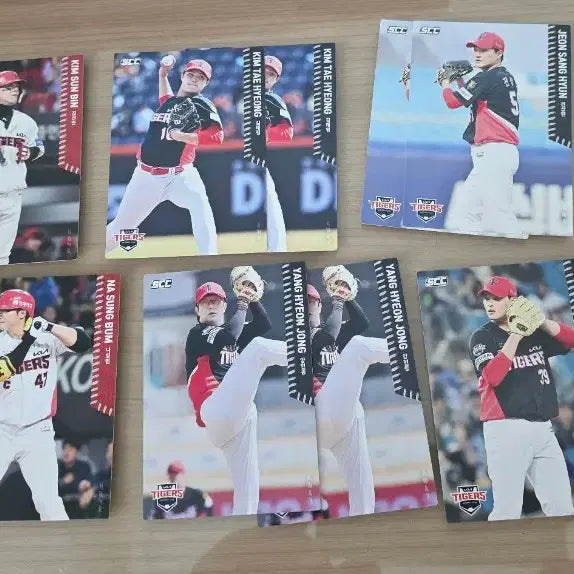 [BUNJANG] KIA Tigers KBO Baseball Cards Bundle Set / KIA KBO카드 판매합니다(일괄)