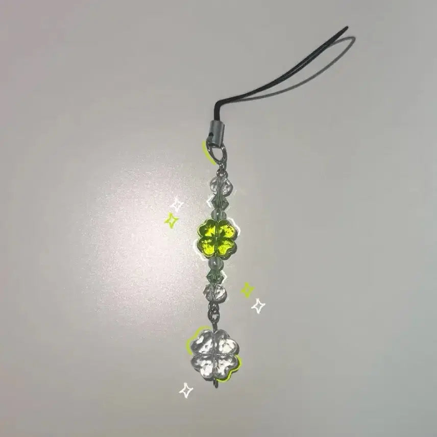 [BUNJANG] Four Leaf Clover Beaded Keychain / 네잎클로버 비즈키링 행운키링 커플템 비즈 키링