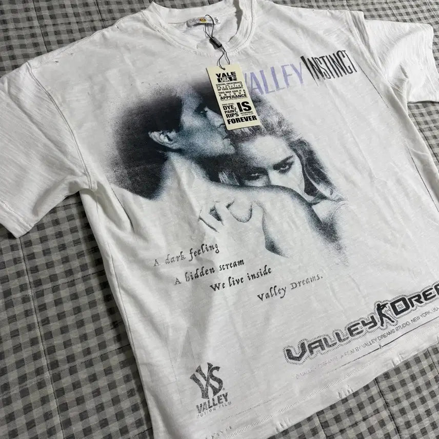 [BUNJANG] Vale "Primal Instinct" Printed Box Cut Short Sleeve T-Shirt White / Vale 베일 원초적 본능 프린팅 박스 컷 반팔티 화이트