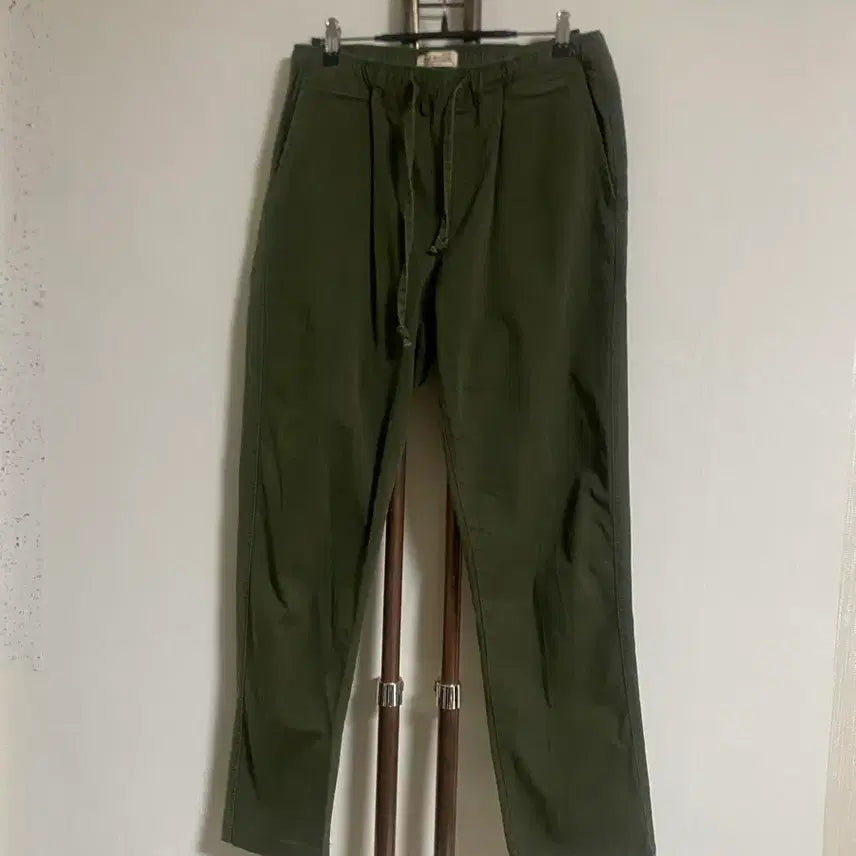 [BUNJANG] Khaki Banding Slacks Size 66 / 카키 밴딩 바지 66