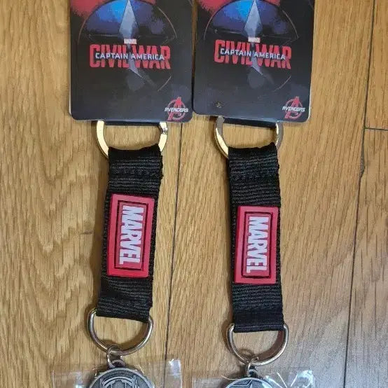[BUNJANG] Marvel Captain America: Civil War Keychain Set (Ant-Man / Captain America Shield) / 마블 캡틴 아메리카 시빌 워 키링 2종 (앤트맨/캡틴아메리카 방패)