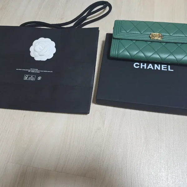[BUNJANG] Chanel Boy Chanel Long Wallet Green / 샤넬 금장 보이 그린 장지갑  마지막가격
