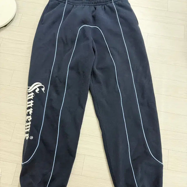 [BUNJANG] Supreme Curve Piping Sweatpants Navy 25SS / 슈프림 커브 파이핑 스웨트팬츠 네이비 25SS