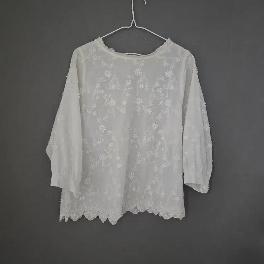 [BUNJANG] White Flower Embroidery Lace Blouse L / 화이트 플라워 자수 블라우스  L