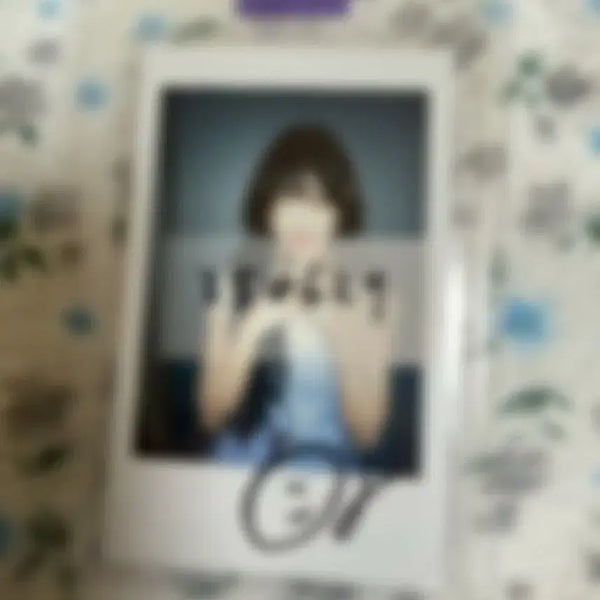 [BUNJANG] ARTMS Choerry Signed Polaroid / 아르테미스 최리 싸인 폴라로이드