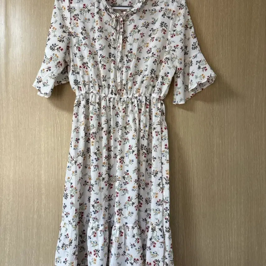 [BUNJANG] White Flower Pattern Chiffon Dress Size 55 / 화이트 플라워 패턴 쉬폰 원피스 55